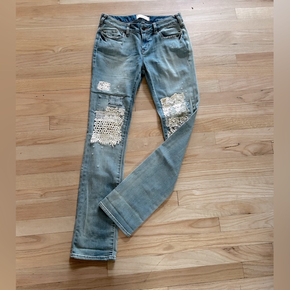 Worn once!Like new!Sundance jeans,Magnolia fit w/lace & stitching details, Sz 27 - Picture 2 of 16